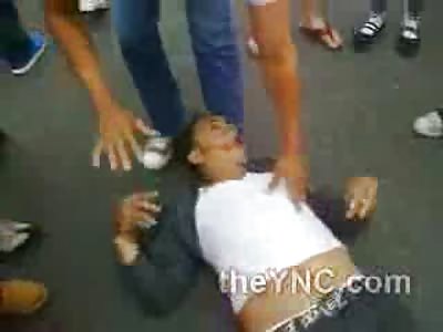 Man having Violent Convulsions after Traffic Accident and Noone Knows what to Do