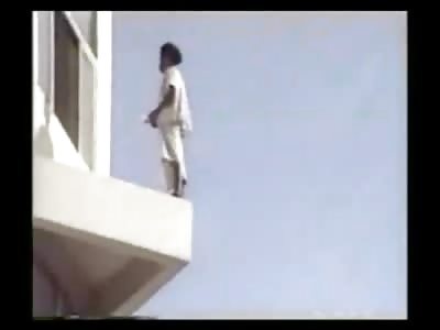 Mental Patient ends is Life in a Glorious and Grandiose Way 