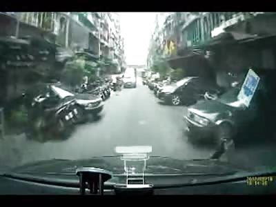 Delivery Man makes his Own Parking Spot in a Hilarious Way