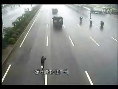 Confused Grocery Guy forgets hes standing in the MIDDLE of the Road