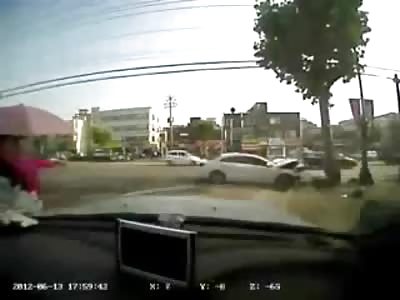 Man Unloading Minivan has Legs Severed, Died from Bleeding later at Hospital