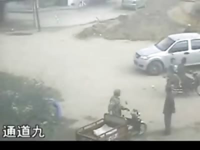 Machete Wielding Maniac Unleashes Several Slashes on Old Man