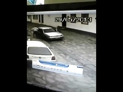 Man on motorcycle Brutally Murders Guy in Car at Close Range