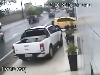 Motorcycle Murderer back Again, Big Man in Blue Shot to Death during Robbery