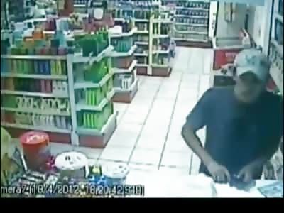 Off Duty Police Officer trying to Thwart Robbery is Shot and Killed by Suspect