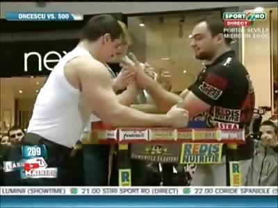 Pro armwrestler vs Pro bodybuilder