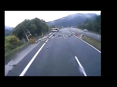 Amazing Footage Shows man in Van Ejected 40 ft and Get up Like Superman