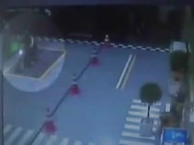 Gas Station Attendant Kills Thug in Wild West Style Shoot out at Close Range