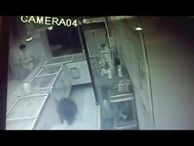 Security Guard and Thief Kill each other in Violent Shootout