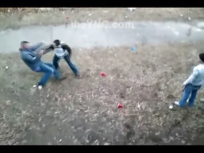 Smaller Kid Puts in Some Work and Knocks Bigger dude the Fuck out