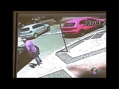 Crazy guy in Purple Shirt rips Passenger out of car and Beats him in epic Road Rage Incident