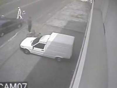 Dude Provokes Man into Fight, Ends up getting Stabbed to Death