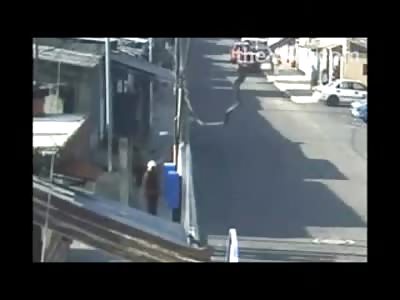 Brutal Point Blank Shooting of a Man trying to get away on Motorcycle 