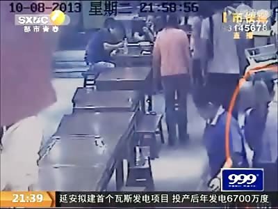 Psychopathic Jealous Guy Stabs his Girlfriend 29 Times in Public 