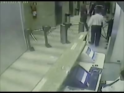 Off Duty Officer Shoots Thief Dead