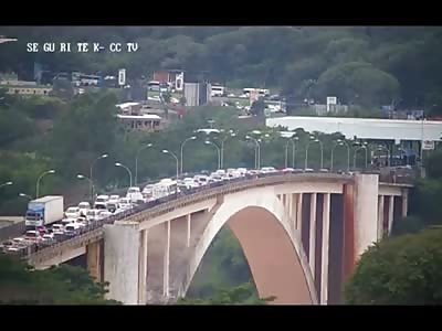 2 Girls hold Hands and Jump to their Death off of a Bridge in Brazil..(See News in Description, ZOOM View at the End) 