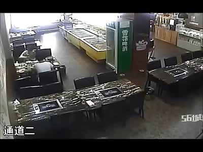 Absolutely Incredible Footage of a Woman Being Blown up When a Waitress Adds Fuel to a Table Pot