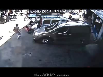 Man Attacked by Two Viscous Pitbulls is Saved by a Crowd of Good Samaritans  