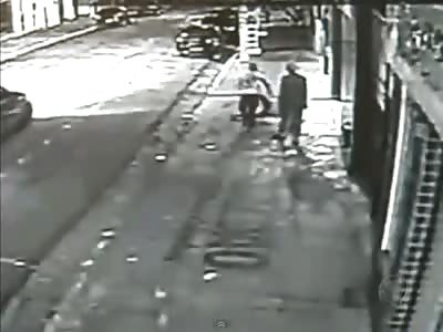 Man Dies in the Street After Being Stabbed Multiple Times by Thugs