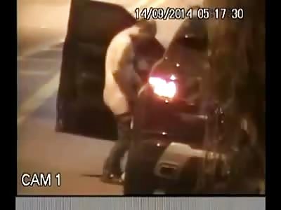 Wow..Man Pulls Over Just to Fuck His Girlfriend in the Middle of the Street 