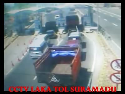 BRUTAL: Cute Pink Car is Crushed between Two Huge Trucks