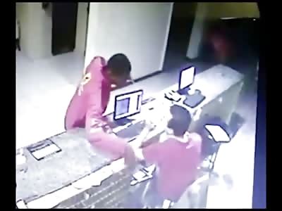 Clerk Reacts to Robbery and takes Quick Knife Stab to the Neck 