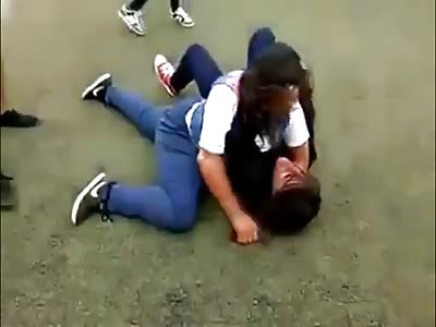 Girl Breaks Her Arm and STILL Wins the Fight LOL..Flopping Around