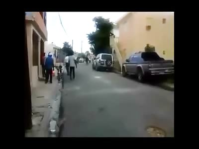 Man goes into Bizarre Death Convulsions after Machete Attack in Street Fight 