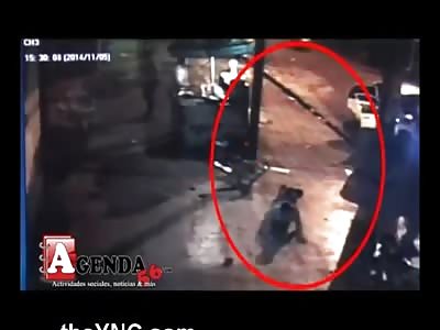 Man Executed at Point Blank Range Then Guys just Walk Over and Around Him