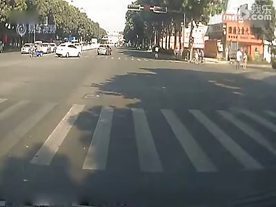 Rickshaw Rider is Killed Instantly in a Very Non-Violent Crash