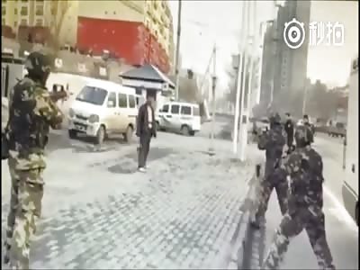  Man Holding Knife and Axe Killed by Police with Many Shots