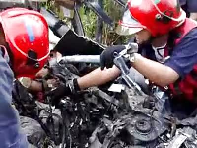 Creepy Car Accident Aftermath of Venezolans Couple