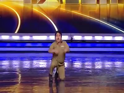 [India] Funny dancing of the kid