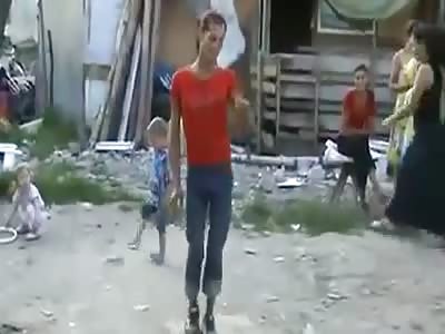 [ Viral Video] Shemale dancing to 