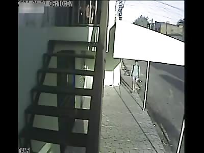 Brazil: Very quick & easy phone robbery.