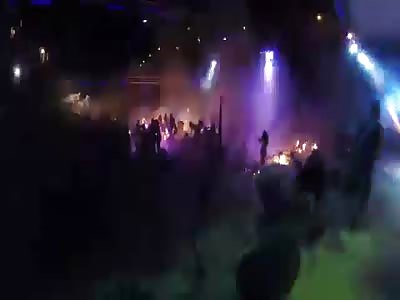 THE CROWD GETS BURNED IN Taiwan(New Stage angle)