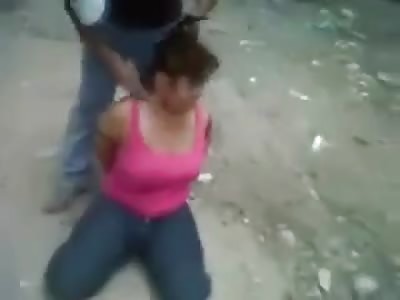 mujer decapitada