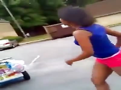 BLACK TEENGIRLS BEAT ICECREAM MAN