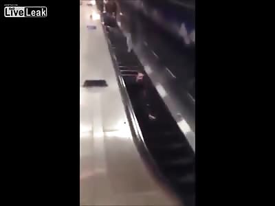 STUPID GUY TRY TO IMPRESS GIRL FAIL