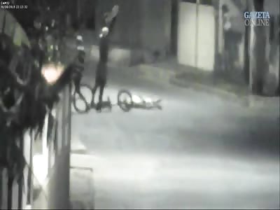 Video shows moment when PM runs shots and stones Sierra / Brazil