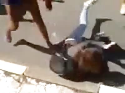 *BRAZIL* Bigger girl BEATS THE F* OUT of a student girl