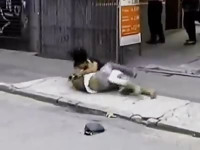 *Brazil* Shemale beats, kicks and bites disrespectful guy