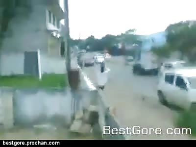 Brazil - Scratching man crushes his attacker with a car