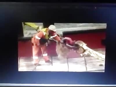 MAN SUFFERS INJURY WORKING IN SHIP