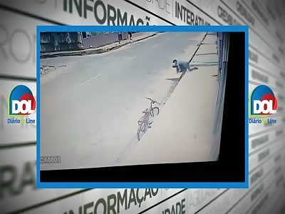 MAN REACTS AND IS SHOT DURING ARMED ROBBERY