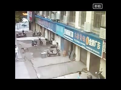 EXPLOSION KILLS ONE PERSON IN CHINA