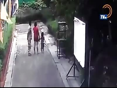 MAN THROWING ACID IN WOMAN'S FACE