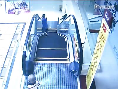 BOY FALLING FROM ESCALATOR - FULL VIDEO