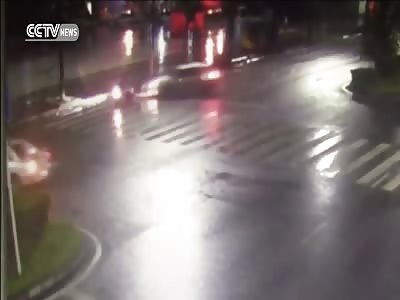 CAR RAMS AGAINST CYCLIST TO AVOID ANOTHER CAR