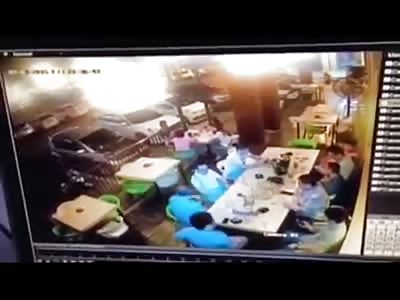 MAN DIES AFTER BEING SHOT IN A BAR